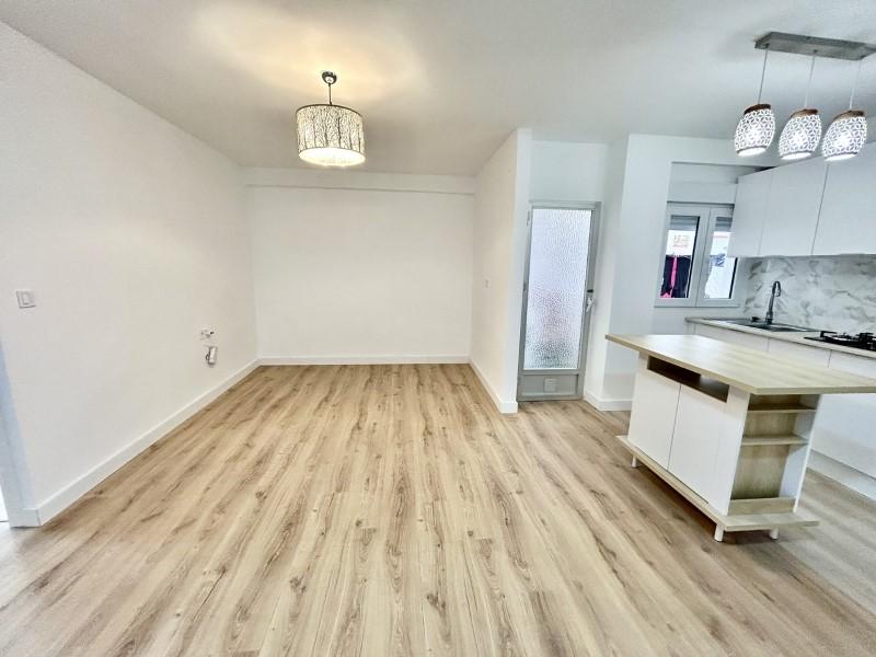 3 Bedroom Renovated Apartment for Sale in Torrevieja City Centre with Balcony 2