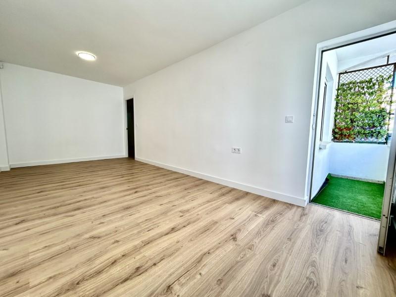 3 Bedroom Renovated Apartment for Sale in Torrevieja City Centre with Balcony 9