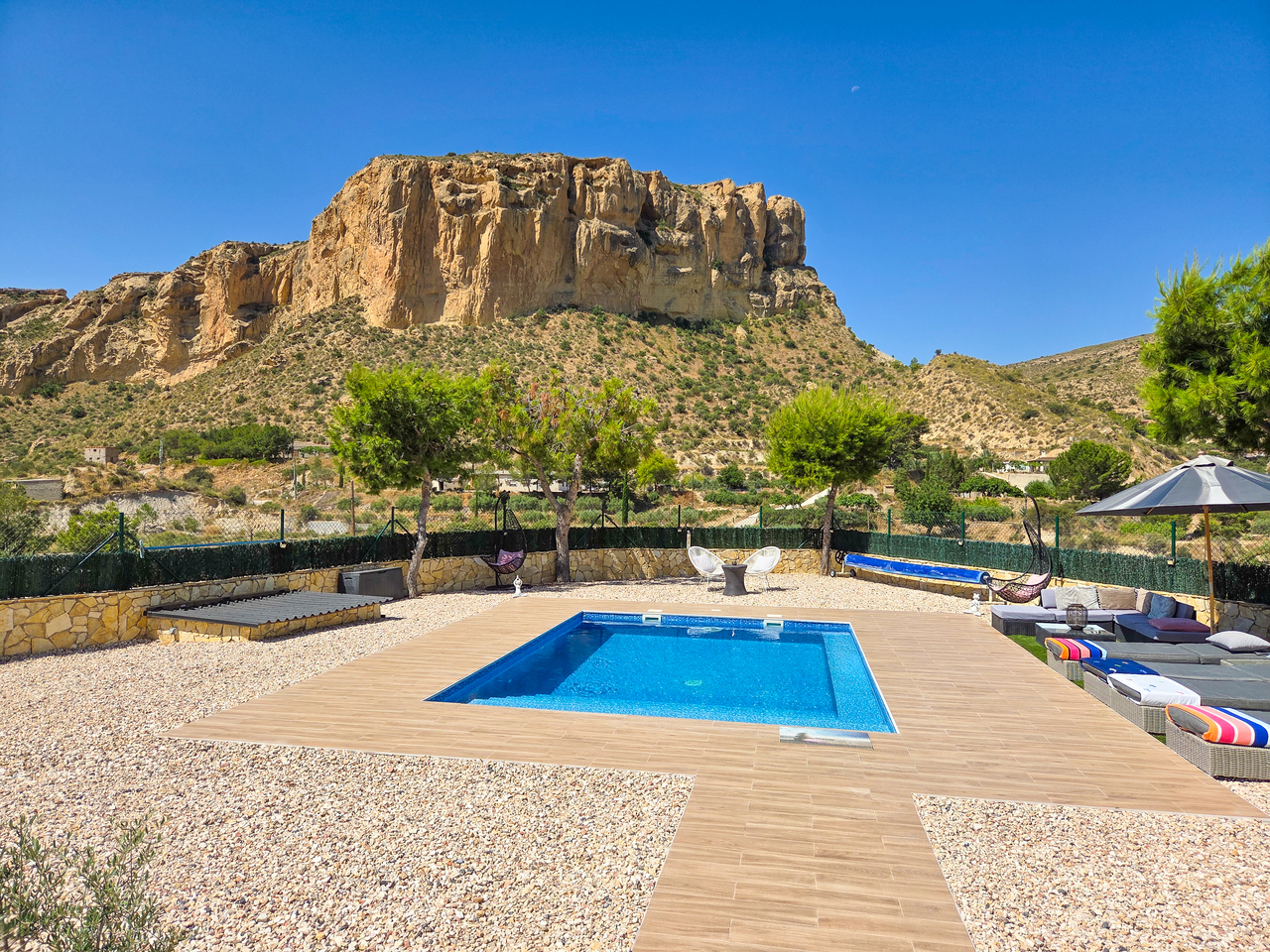Luxury Reimagined 3 Bedroom Country Villa for Sale in Crevillente – 6,500m² Plot with Pool & Olive Grove1