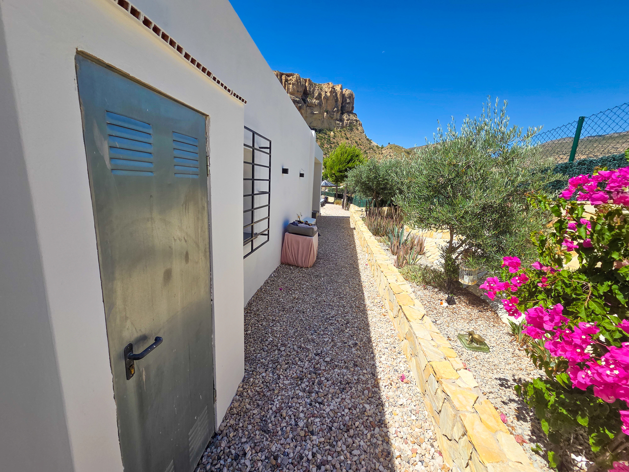 Luxury Reimagined 3 Bedroom Country Villa for Sale in Crevillente – 6,500m² Plot with Pool & Olive Grove19