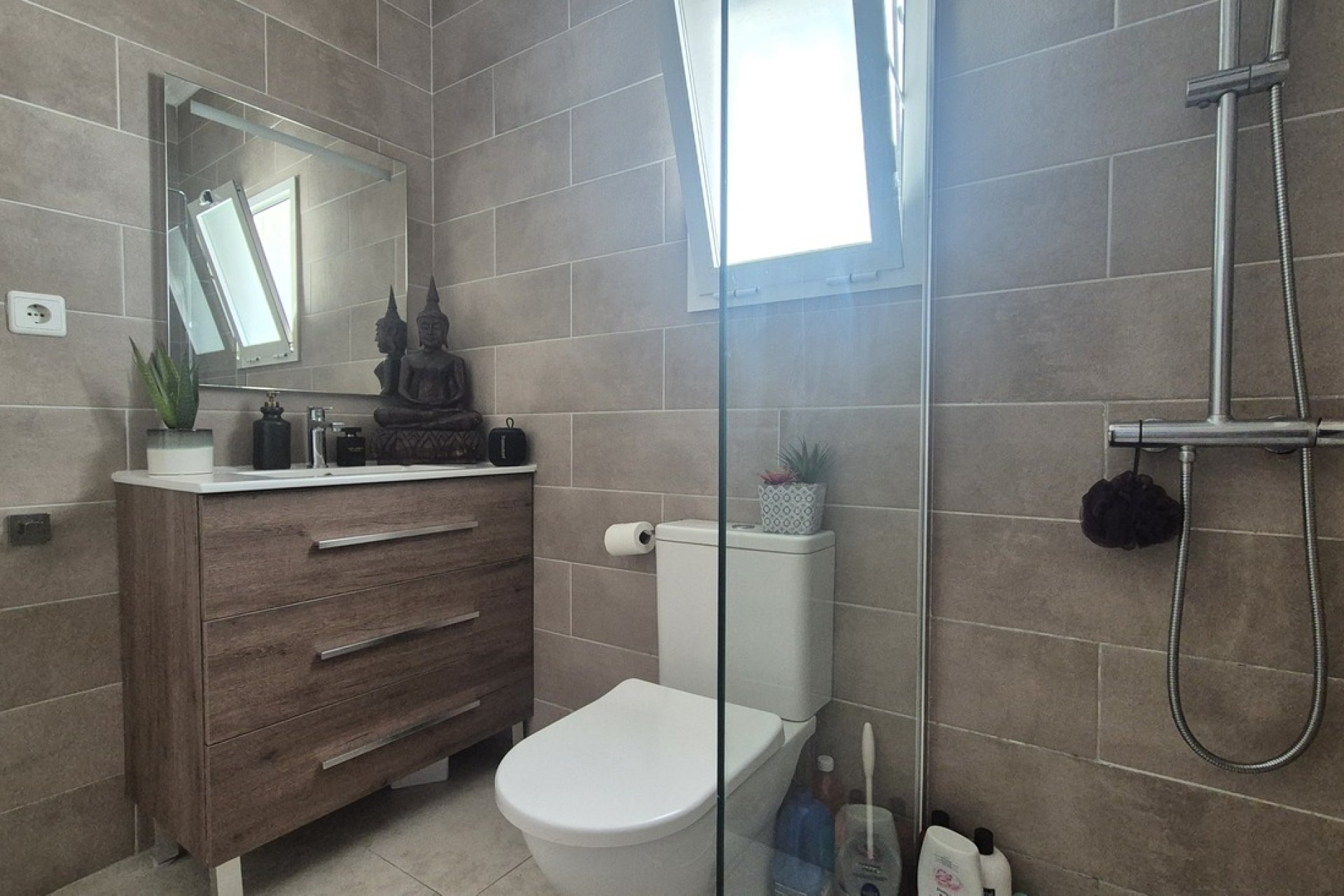 Renovated 2 Bedroom Bungalow for Sale in San Miguel de Salinas with Heated Saltwater Pool & Solar Panels10