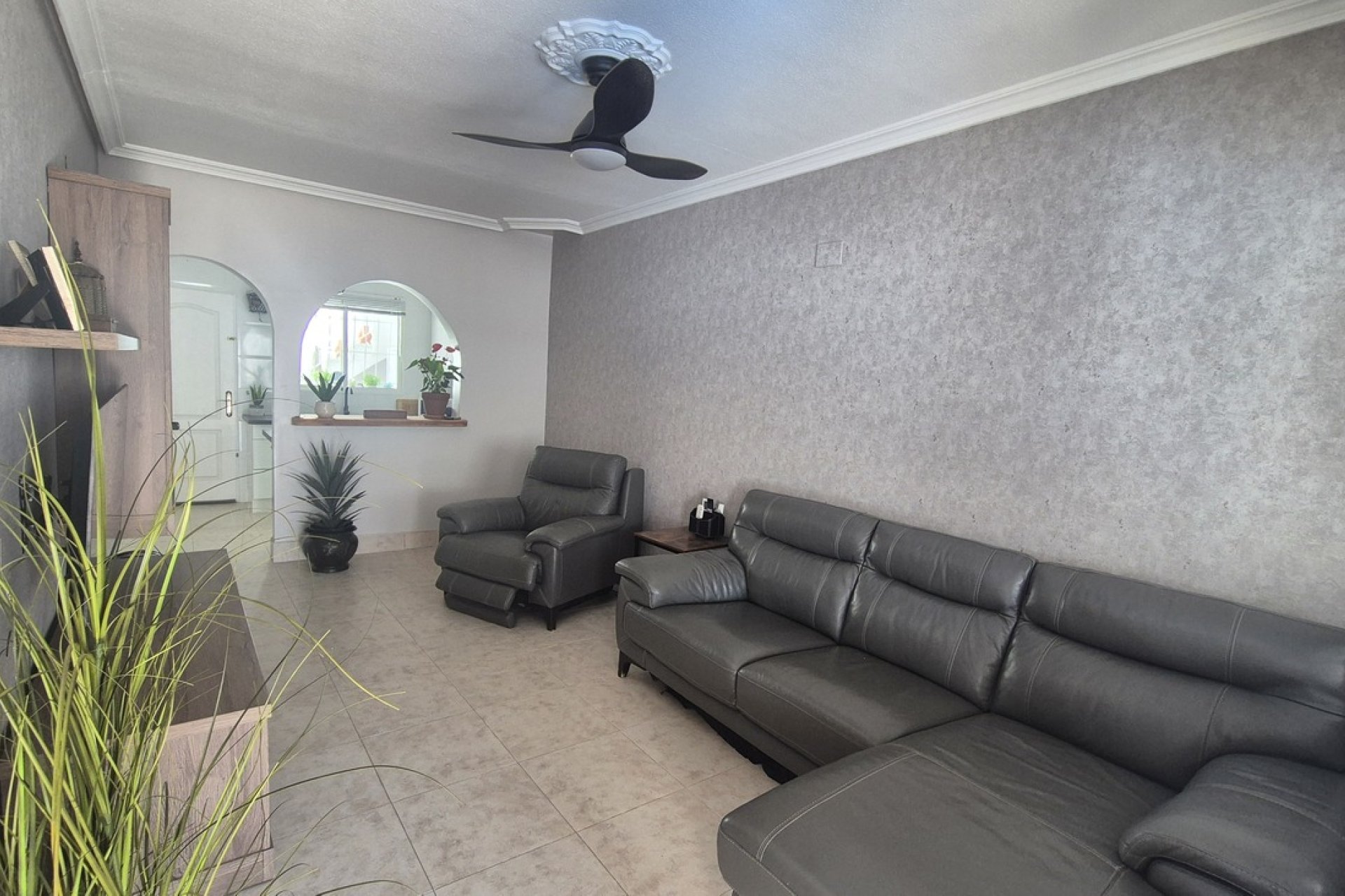 Renovated 2 Bedroom Bungalow for Sale in San Miguel de Salinas with Heated Saltwater Pool & Solar Panels4