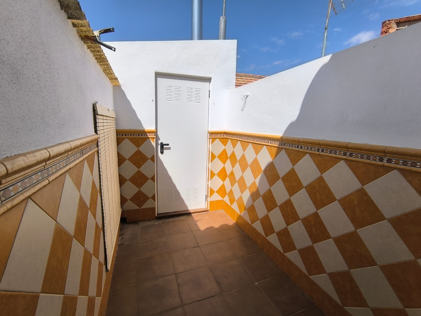 4 Bedroom Town House For Sale In Algueña17