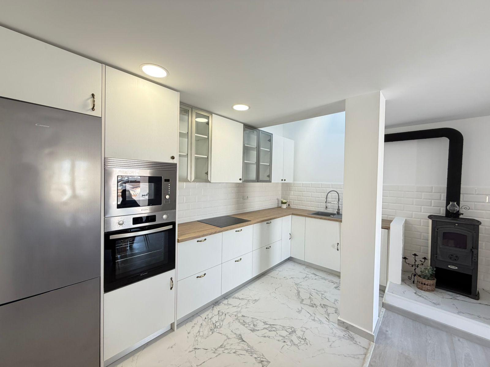 Brand New Renovated 4-Bedroom Semi-Detached House with Private Pool & Solarium for Sale in La Mata, Torrevieja 8