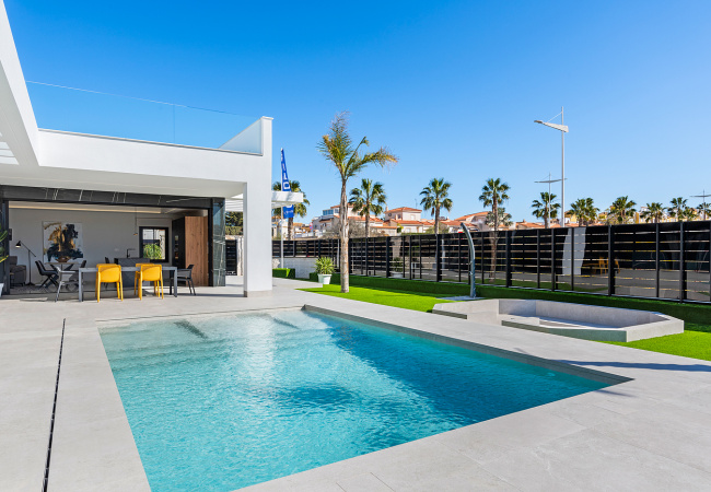 Detached Bungalow Style Houses in Algorfa Spain2