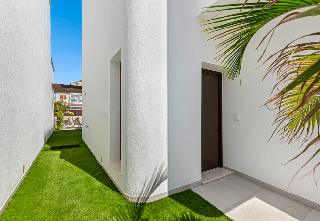 Modern Detached Villas Near Beach in Mil Palmeras Spain4