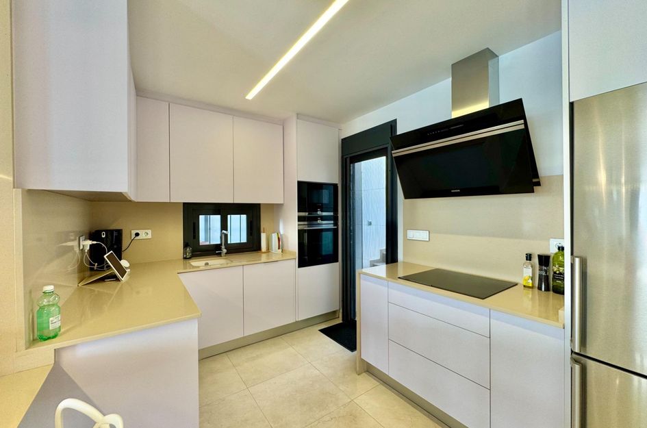 Modern Villa with Views of the Salt Lakes For Sale in San Miguel de Salinas 17