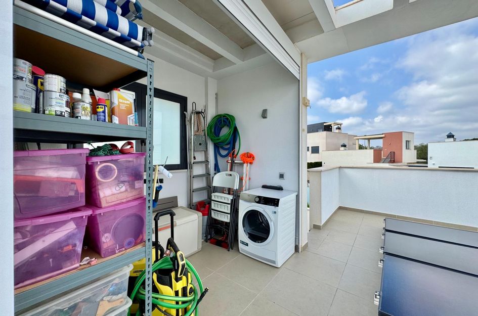 Modern Villa with Views of the Salt Lakes For Sale in San Miguel de Salinas 27