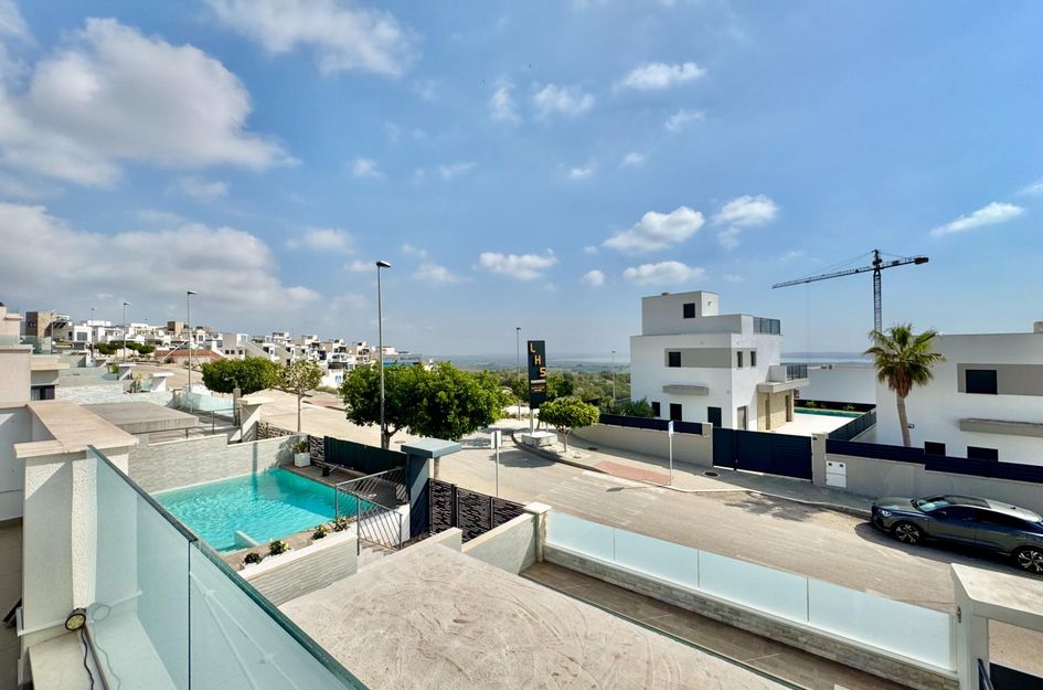 Modern Villa with Views of the Salt Lakes For Sale in San Miguel de Salinas 29