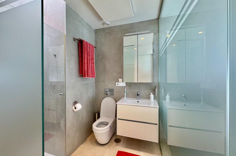 Modern Villa with Views of the Salt Lakes For Sale in San Miguel de Salinas 6