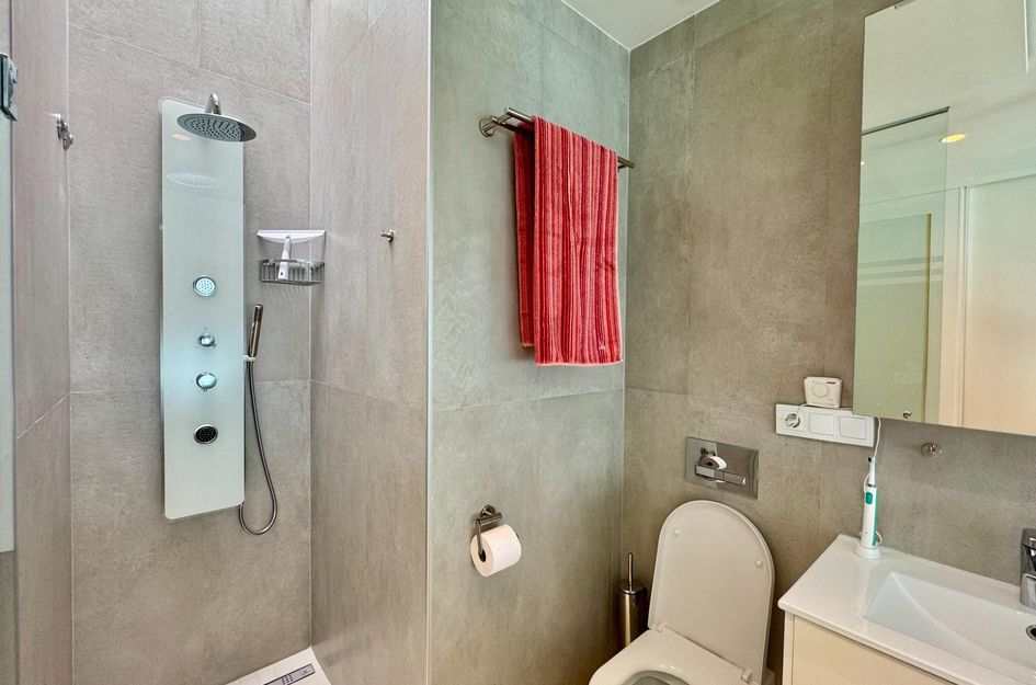 Modern Villa with Views of the Salt Lakes For Sale in San Miguel de Salinas 7