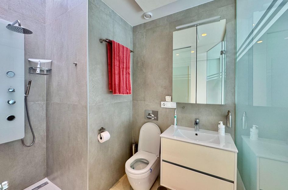 Modern Villa with Views of the Salt Lakes For Sale in San Miguel de Salinas 8