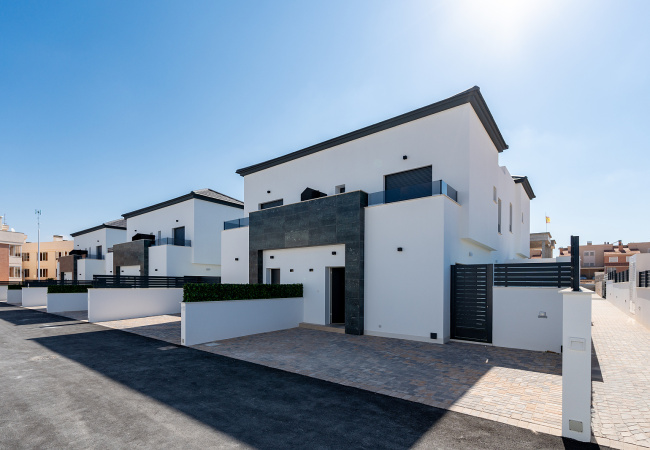 Villas Boasting Chic Design in Gran Alacant Alicante 7